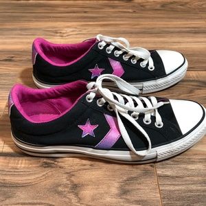 Converse Women's 10 Canvas Sneakers.  EUC!